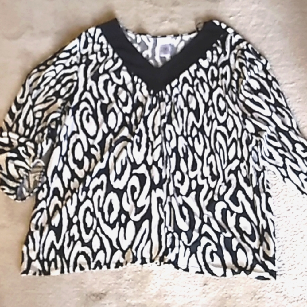 Jaclyn Smith ladies top, size 2X